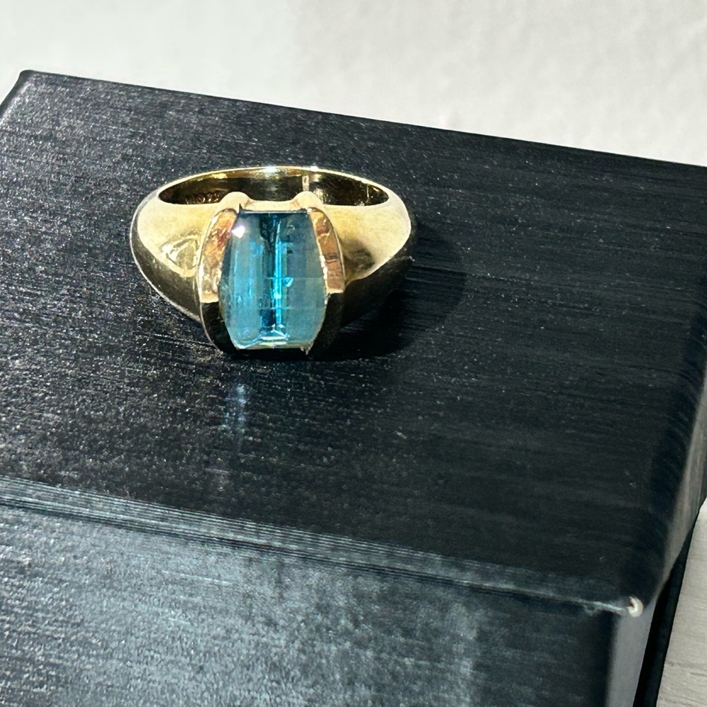 Blue Topaz and 14k yellow gold ring
